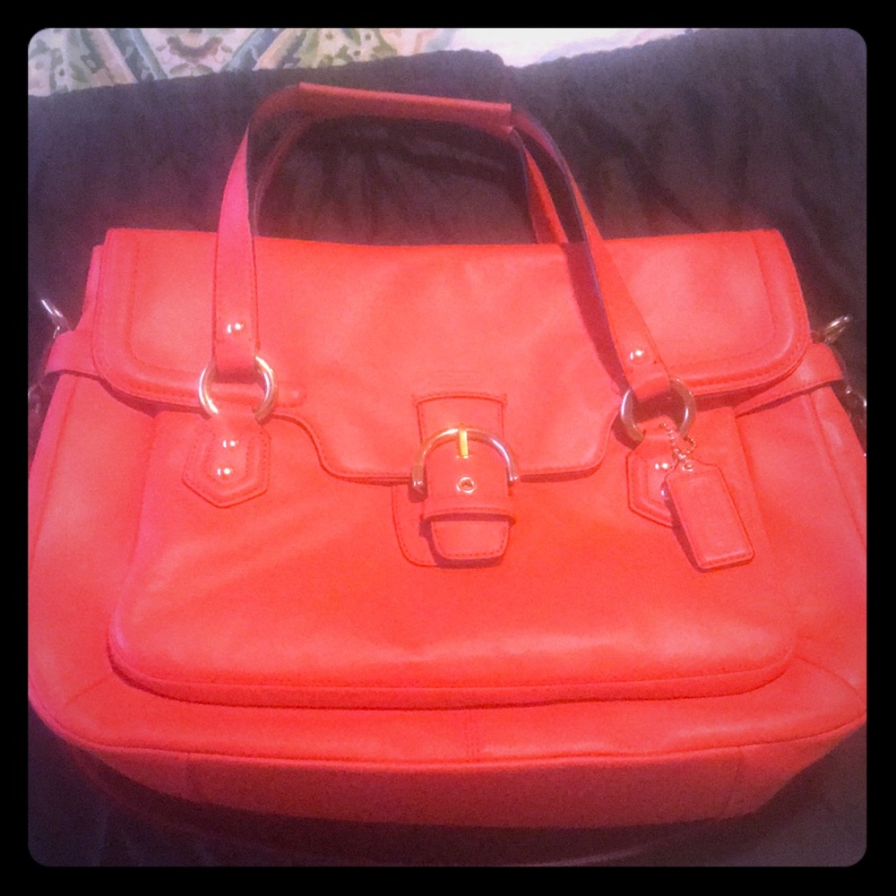 Coach bag structured bag like new!!